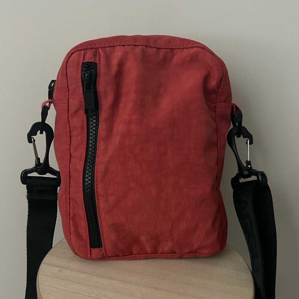 Red Baggu Crossbody Sport Bag